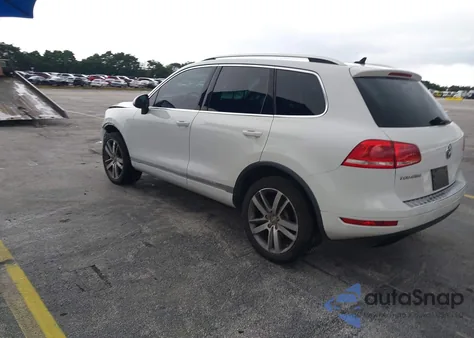 2014 Volkswagen Touareg 3.6L Sport from USA, damaged, VIN WVGEF9BPXED005205